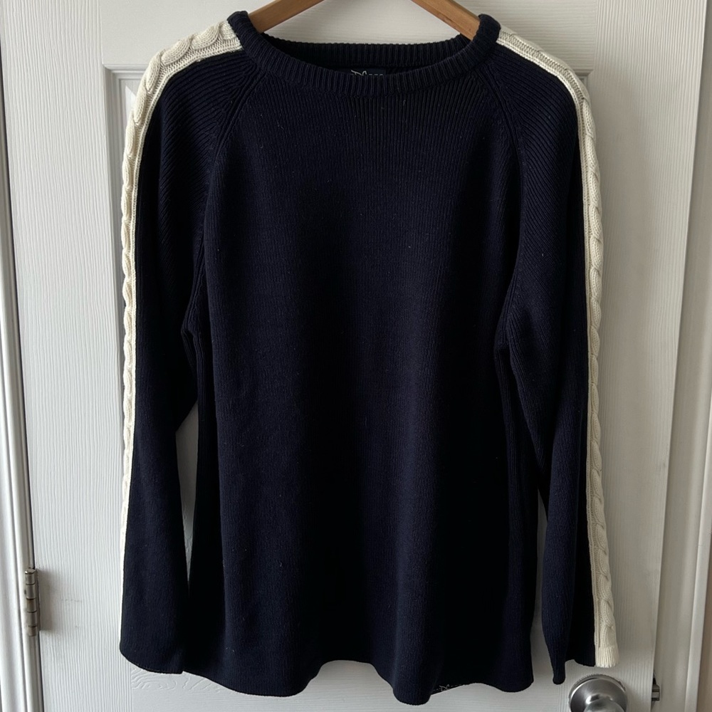 Men’s DC crewneck sweater